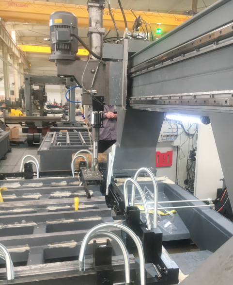 【重磅】成本节省1/3，英威腾为数控钻攻中心机床设备高效赋能！